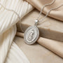 Dije medalla de la Virgen de Guadalupe en plata ley 925 para mujer