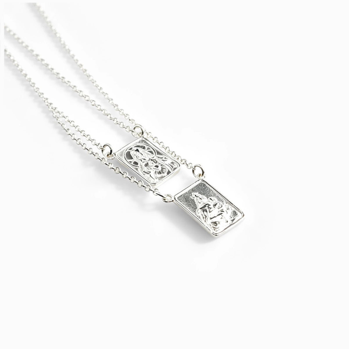 Escapulario Devoción Sacra en plata ley 925 con medallas del Sagrado Corazón y la Virgen María.