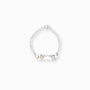 Pulsera de identidad para niña en plata ley 925 con placa lisa de 25 mm para grabado personalizado y tejido de eslabones sobre fondo blanco.
