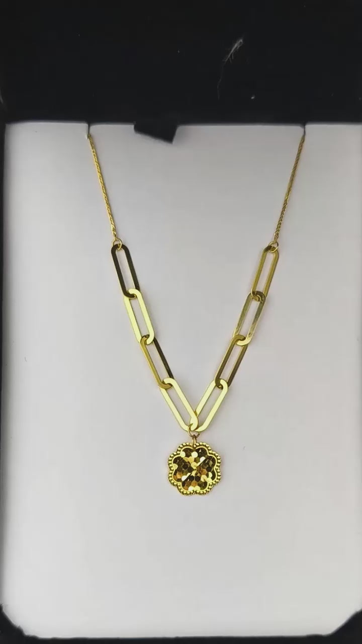 Cadena en oro 18K con tejido veneciano, sección paperclip y dije circular diamantado de 9 mm.