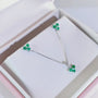 Set de topos y dije diseño trébol en plata ley 925 con esmeraldas para mujer