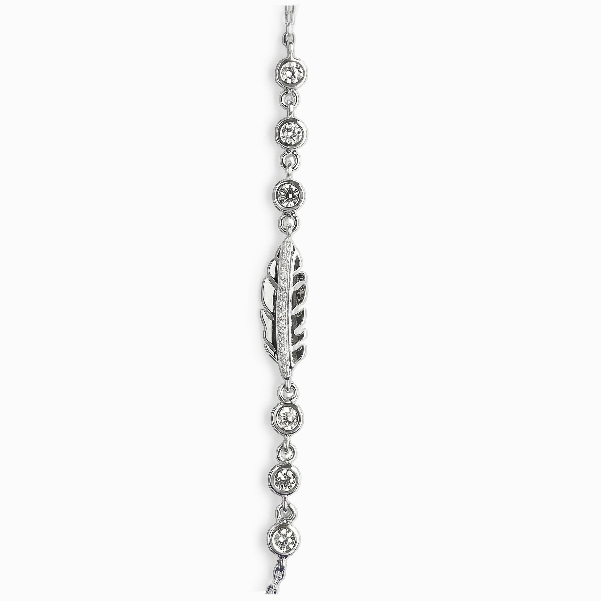 Pulsera diseño de hoja con circones blancos en plata ley 925.