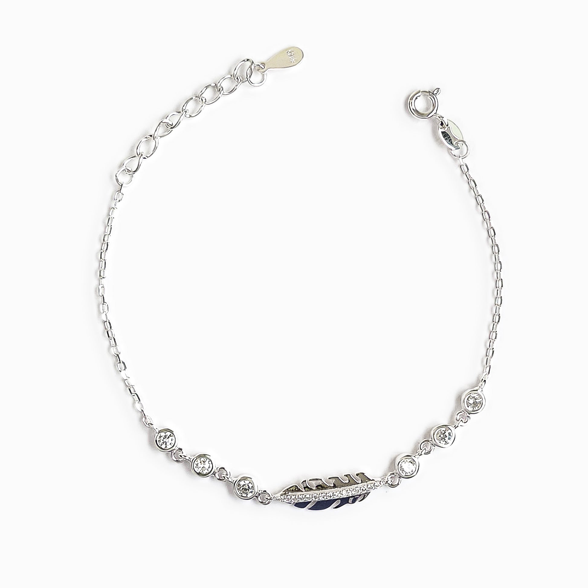 Pulsera diseño de hoja con circones blancos en plata ley 925.