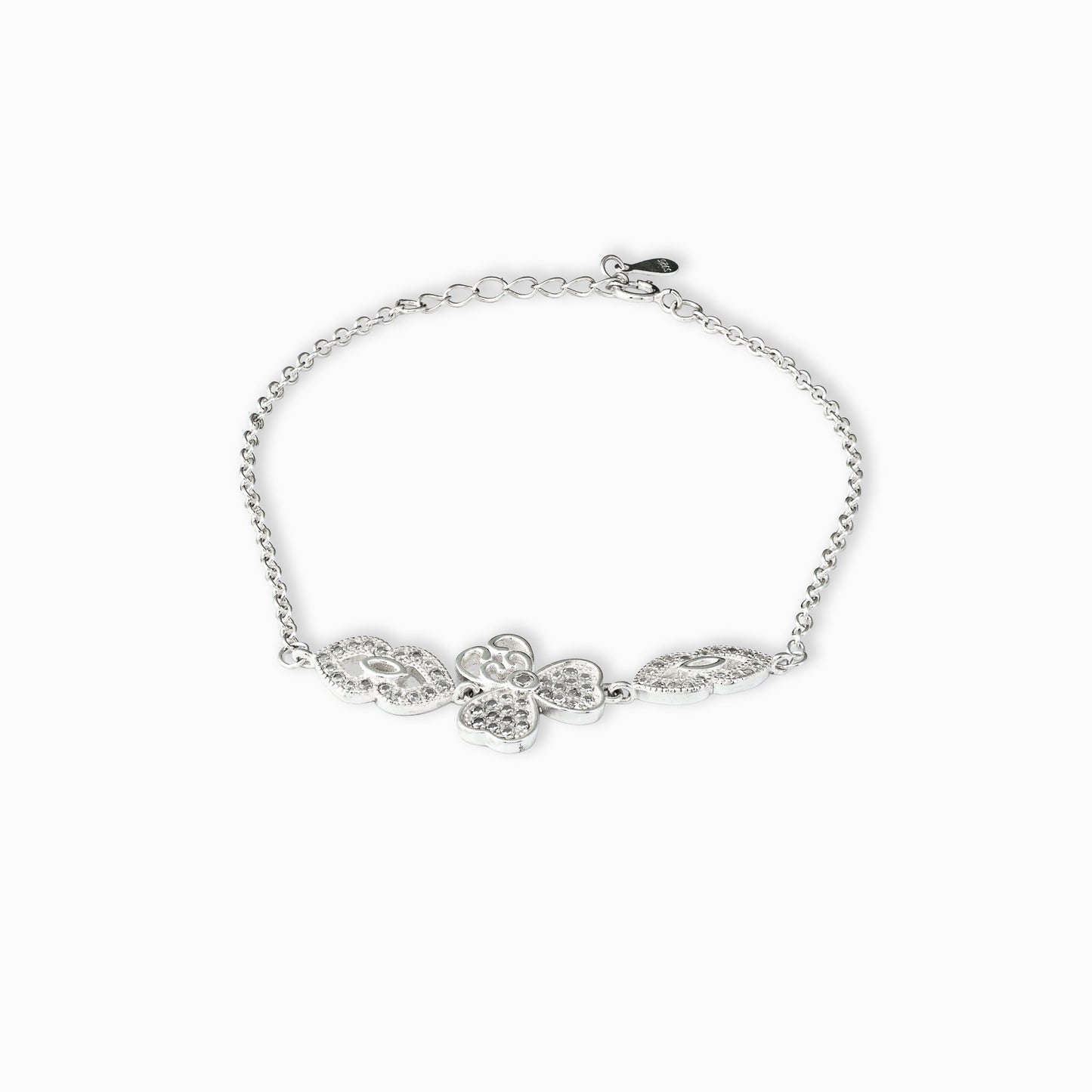 Pulsera de plata ley 925 con dijes entrelazados de trébol de cuatro hojas y símbolo del infinito de 13 mm sobre fondo blanco.
