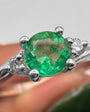 Anillo con Esmeralda y Diamantes