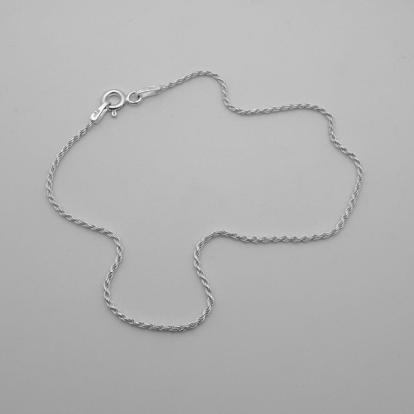 Pulsera lazo delgada