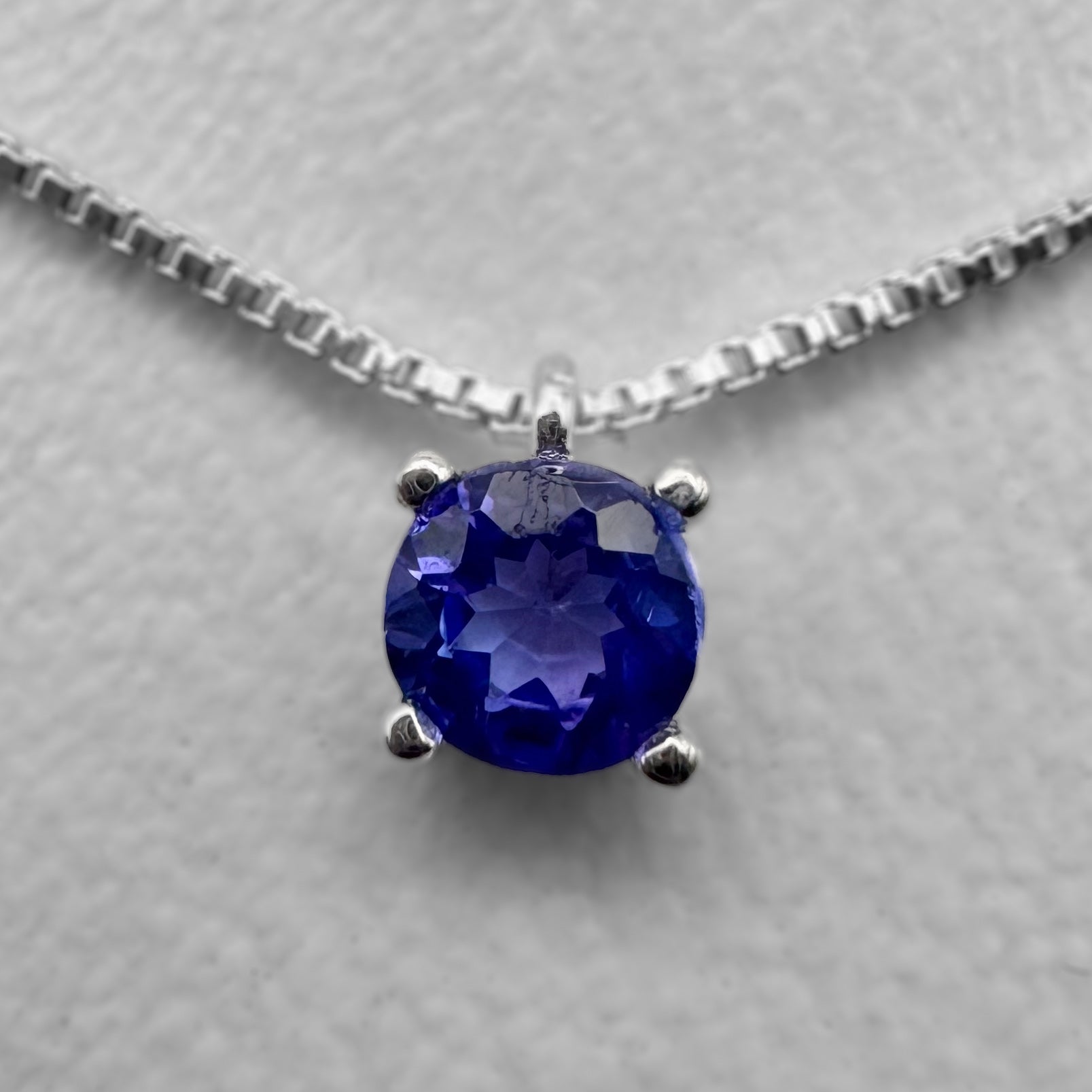 Collar con Tanzanita