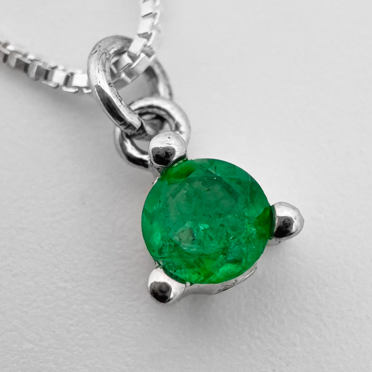 Collar con Esmeralda