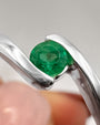 Anillo cruzado con Esmeralda