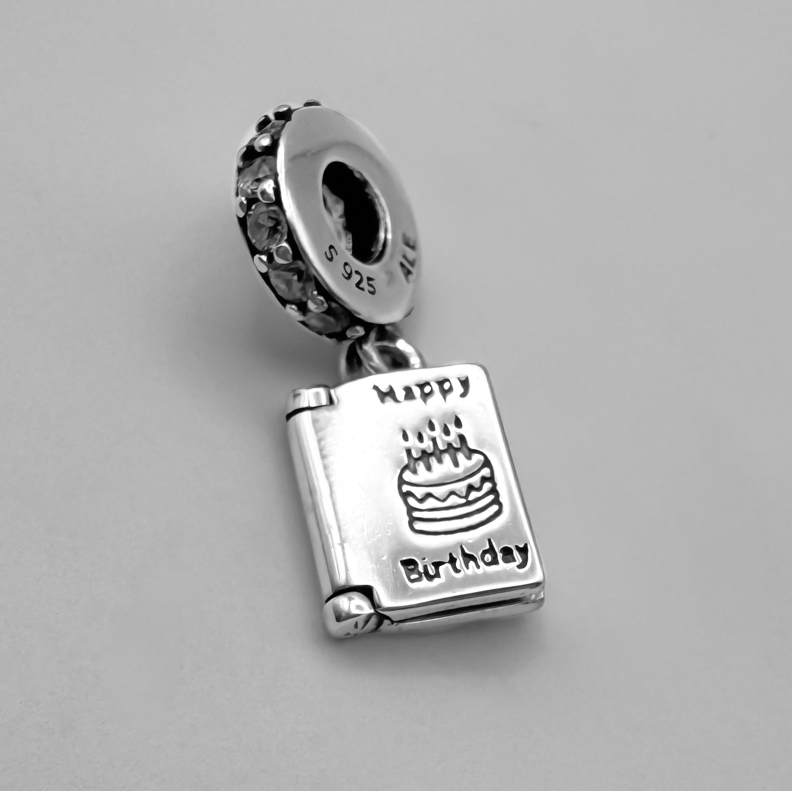 Charm Cumpleaños