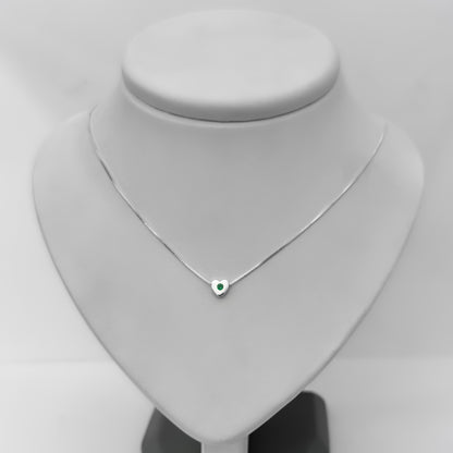 Collar con Inicial y Esmeralda