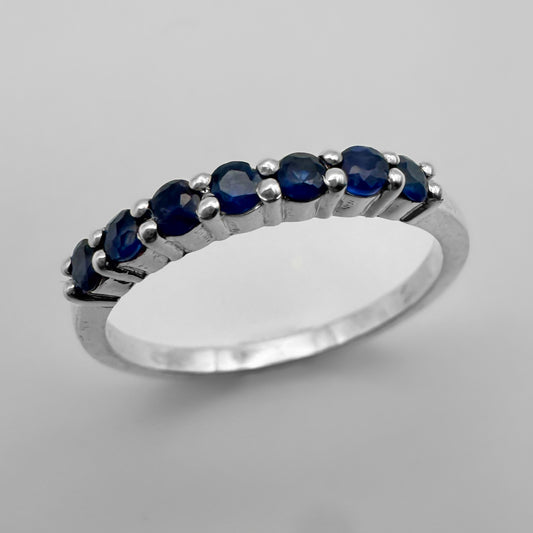 Anillo Cintillo con Zafiro