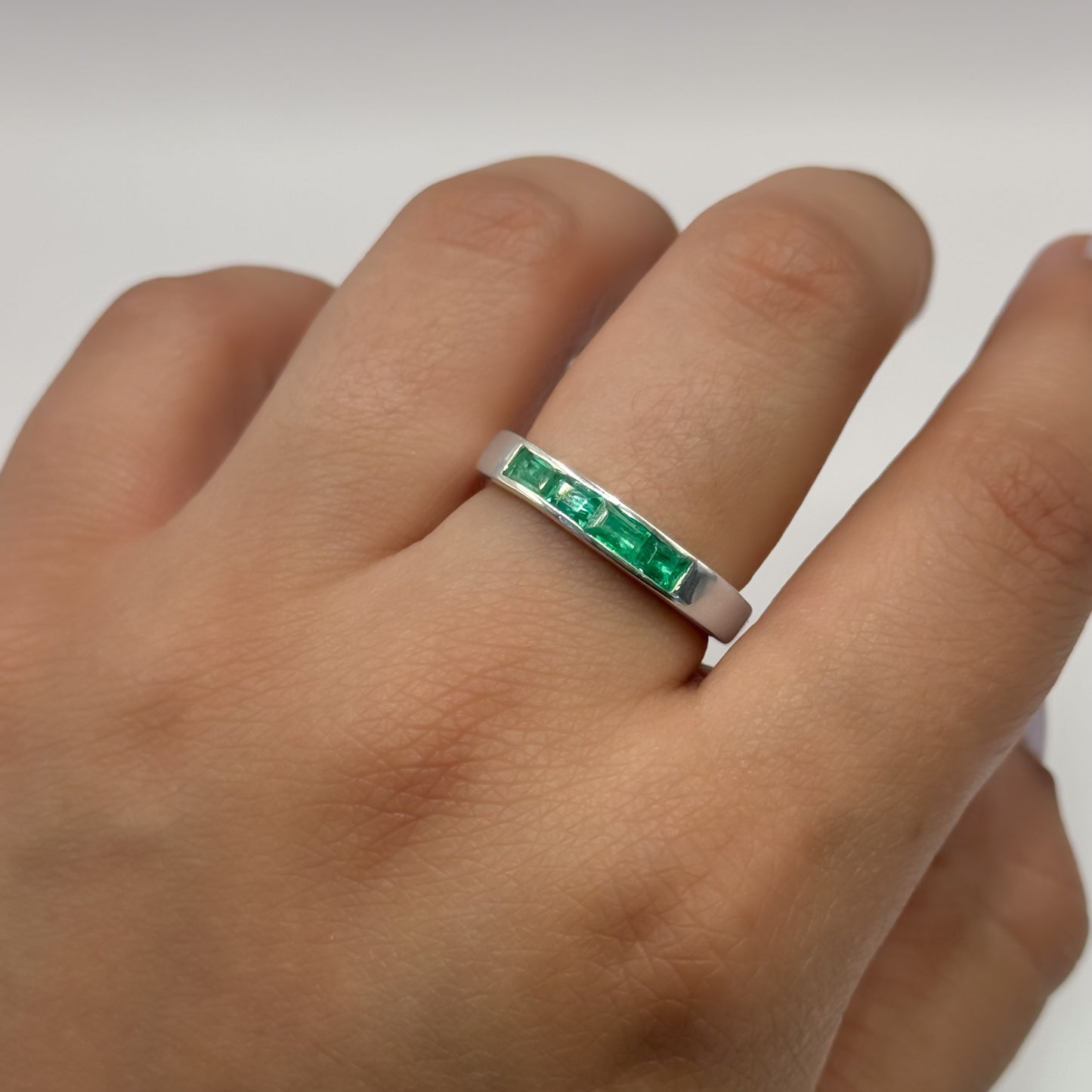 Anillo Unisex Esmeraldas