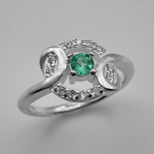 Anillo con Esmeralda