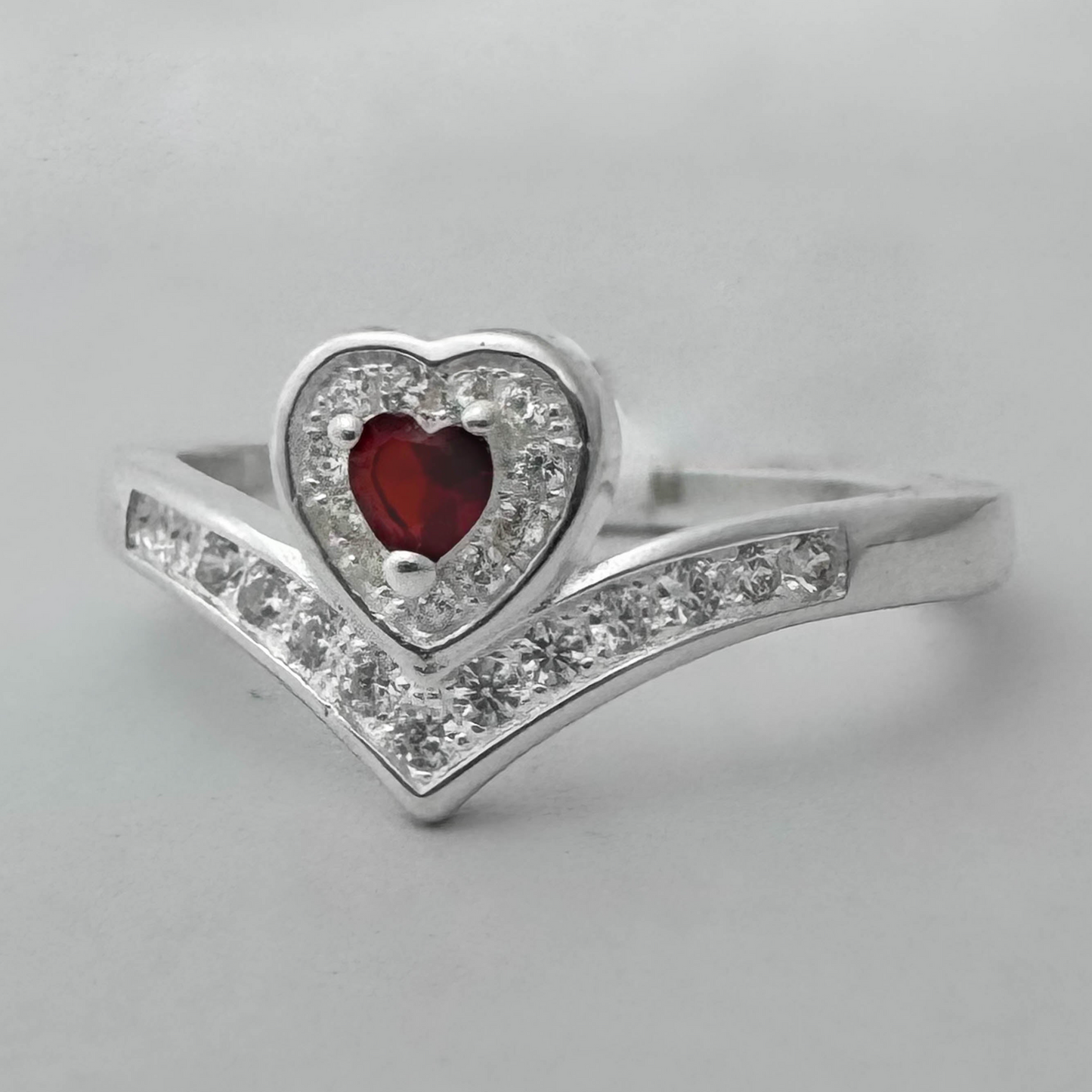 Anillo corona corazon rojo