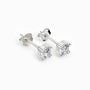 Set de topos cuadrados y dije en forma de aro en plata ley 925 con circon blanco.
