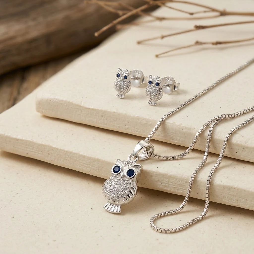 Set de topos y dije con diseño de búho en plata ley 925, circones blancos y ojos azules