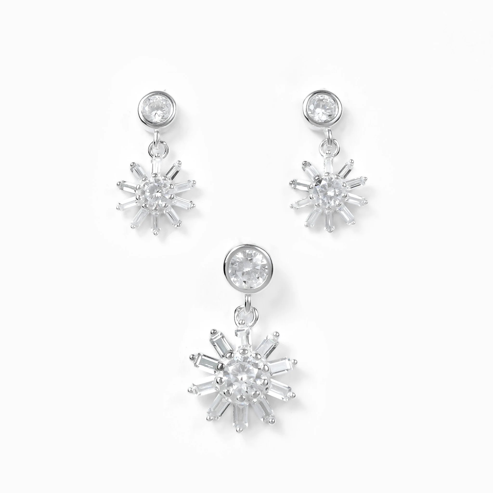 Set de aretes y dije diseño margarita con circones en plata ley 925