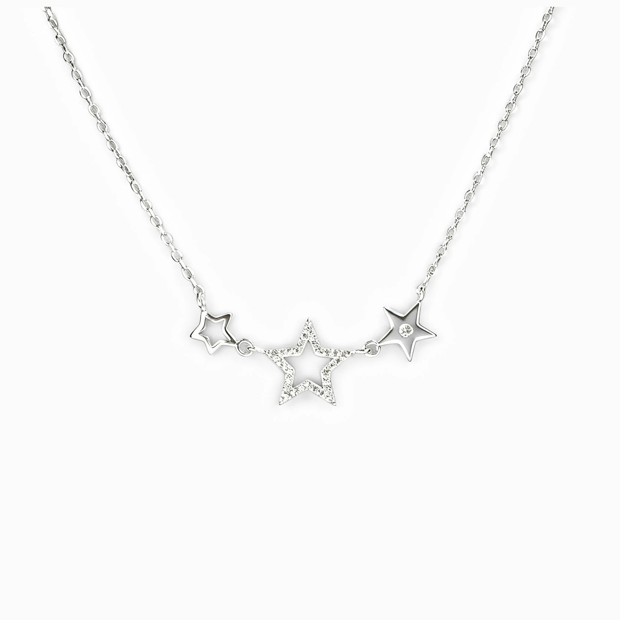 Set de topos y cadena con estrellas enlazadas en plata ley 925 engastadas con circones.