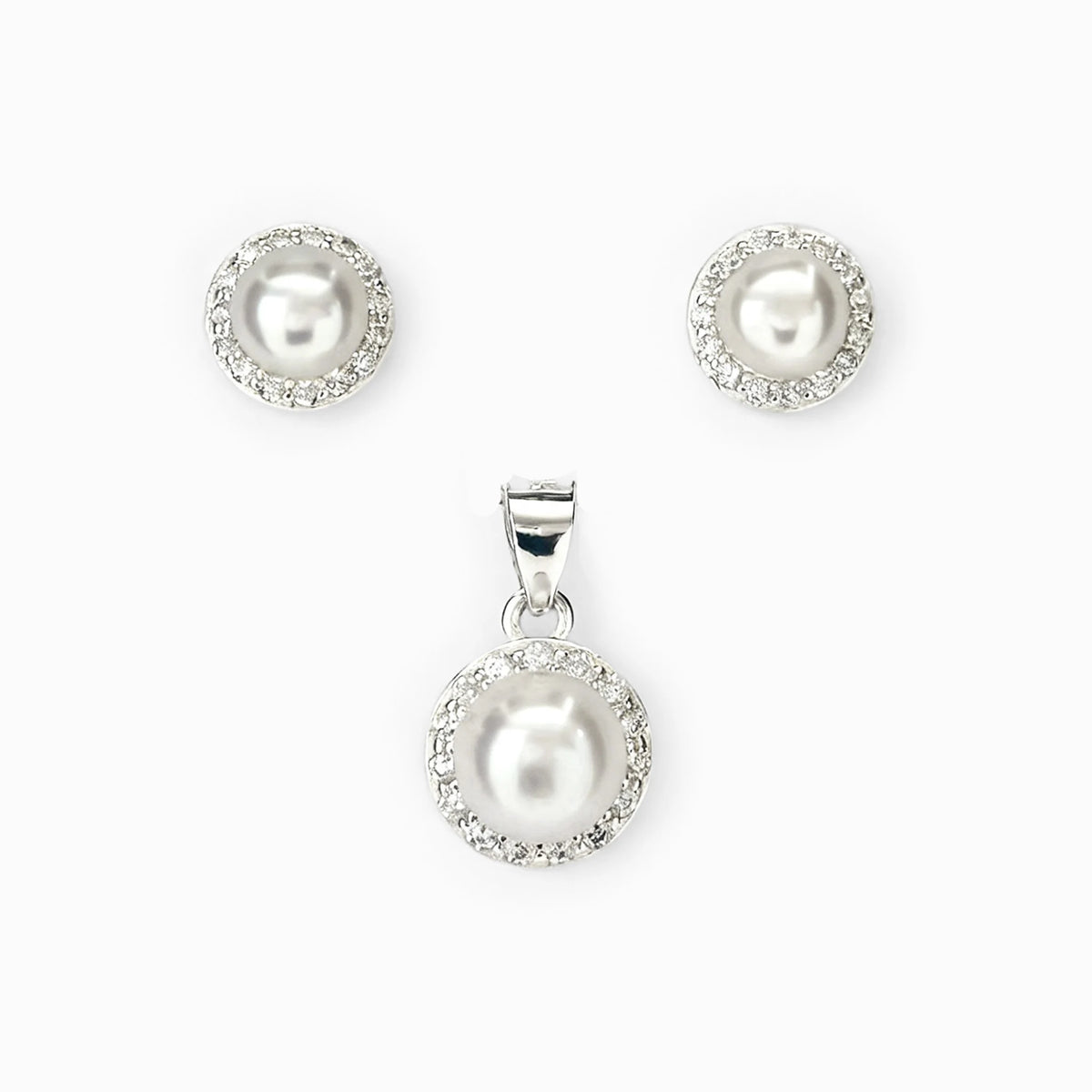 Set de topos y dije de perla clásica con halo en plata ley 925 y cadena de 50 cm