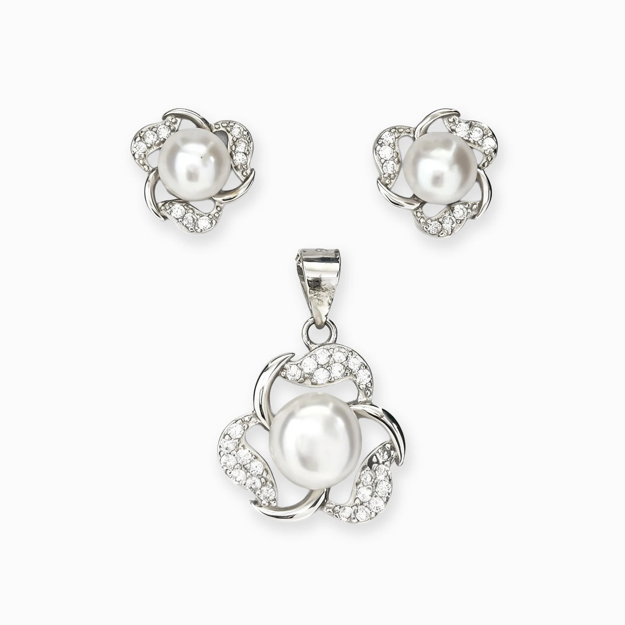 Set de topos y dije de perla y flor en plata ley 925 con cadena de 50 cm