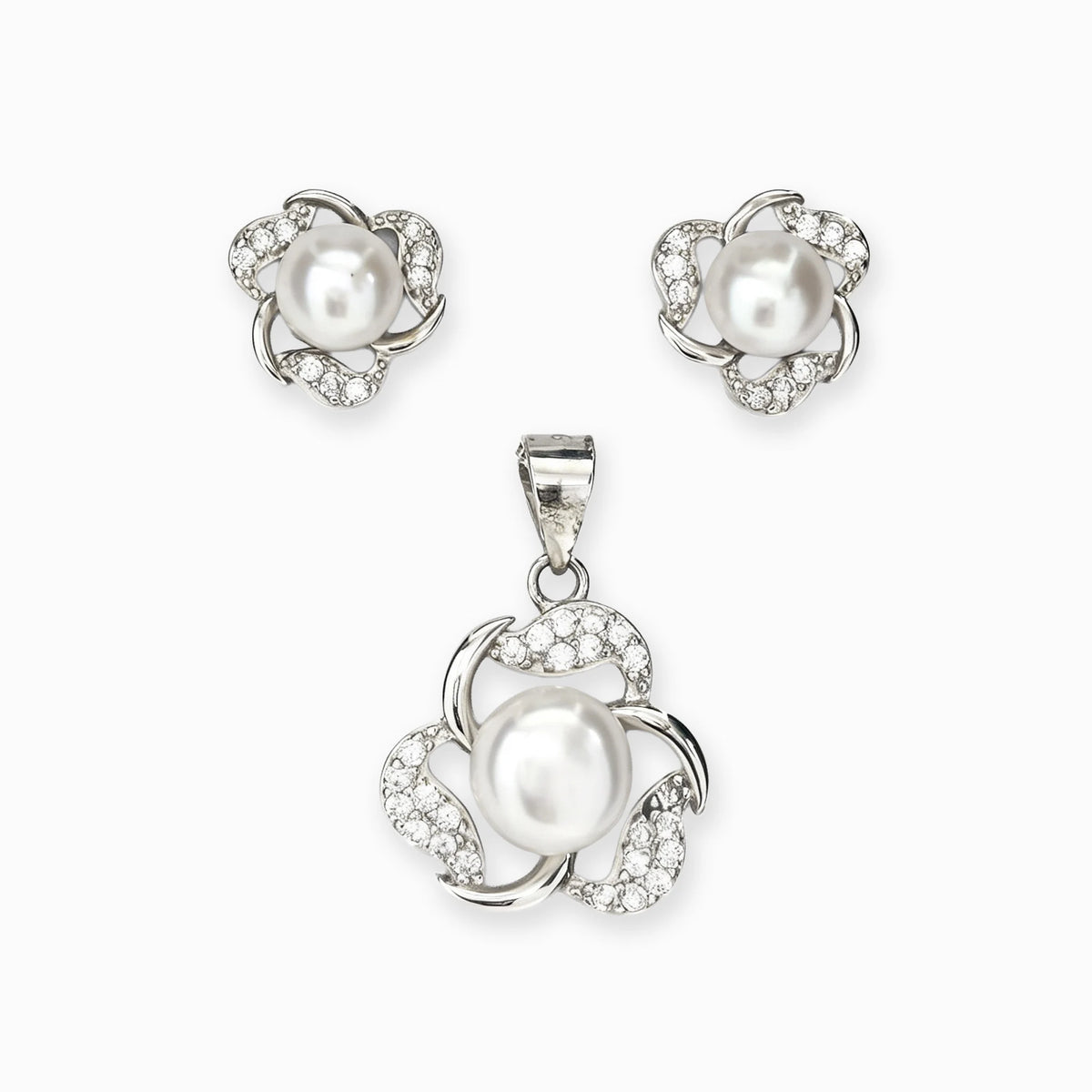 Set de topos y dije de perla y flor en plata ley 925 con cadena de 50 cm
