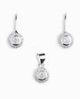 Set de aretes y dije con diseño roseta en plata ley 925 y circon blanco.