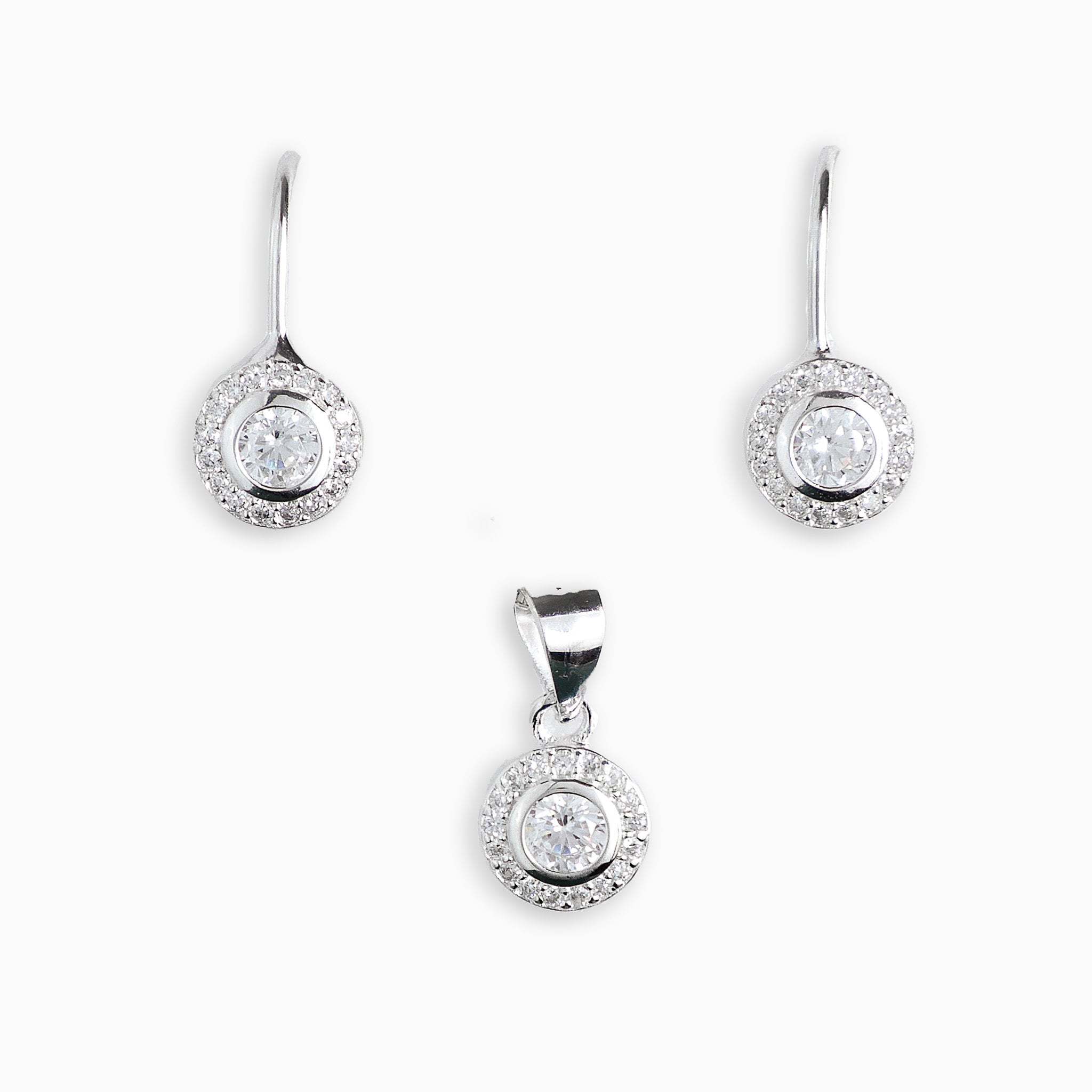 Set de aretes y dije con diseño roseta en plata ley 925 y circon blanco.