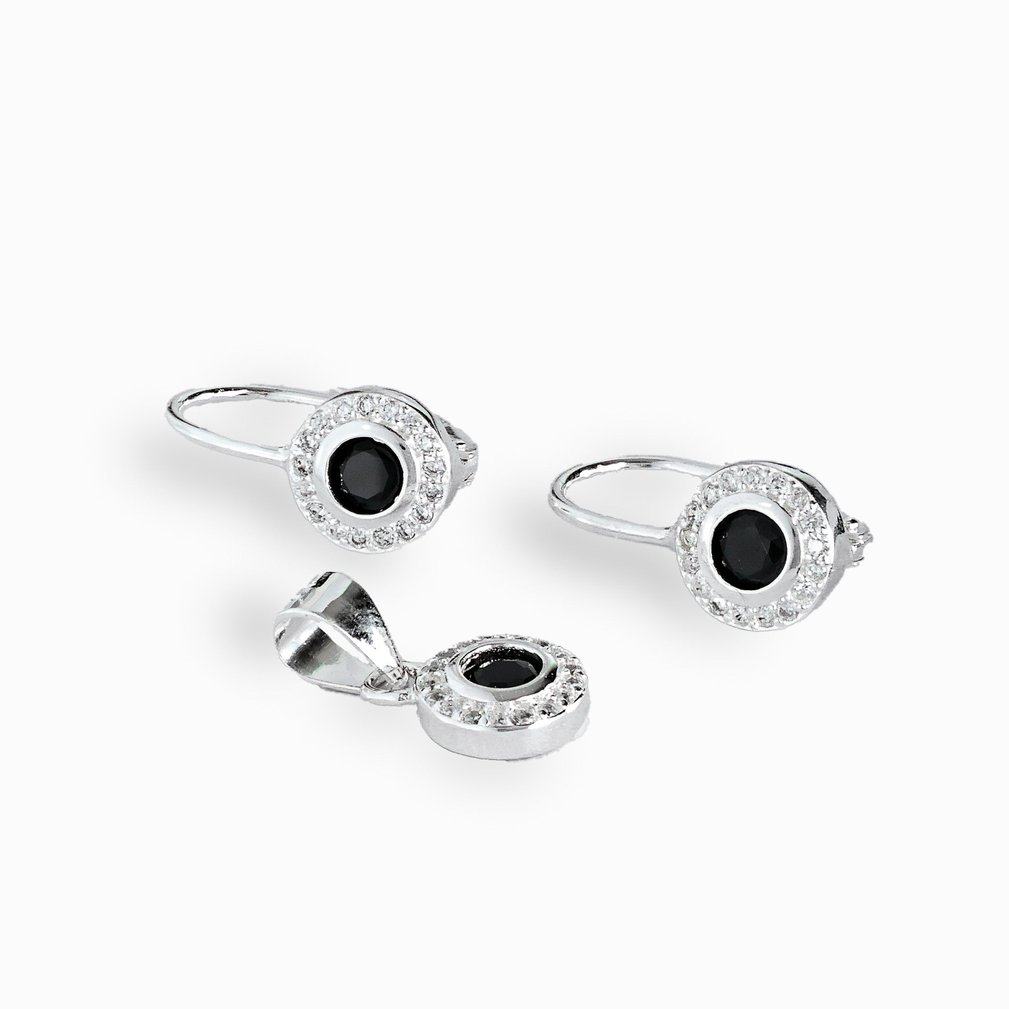 Set de joyas diseño roseta en plata ley 925 con circon negro.