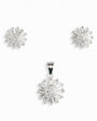 Set de aretes y dije con diseño de sol en plata ley 925 y circones blancos.