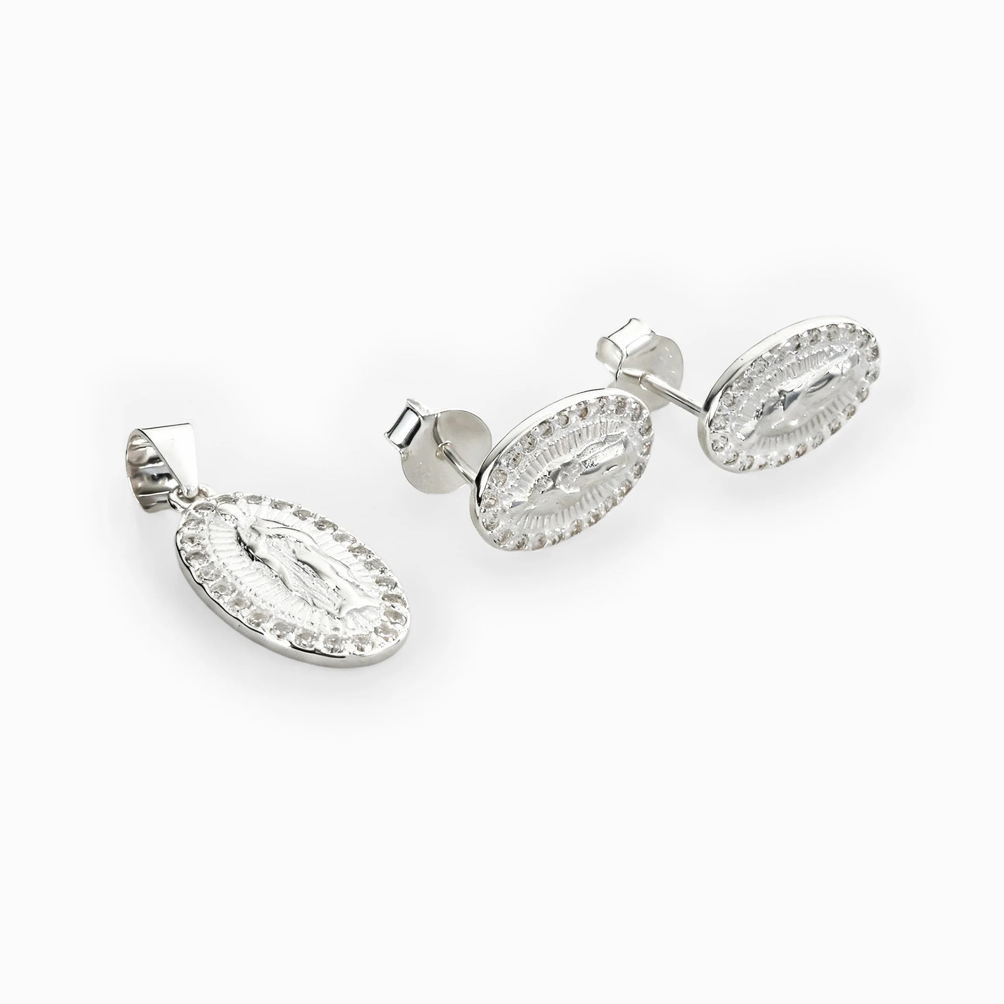 Set de topos y dije de la Virgen de Guadalupe en plata ley 925 con halo de circones