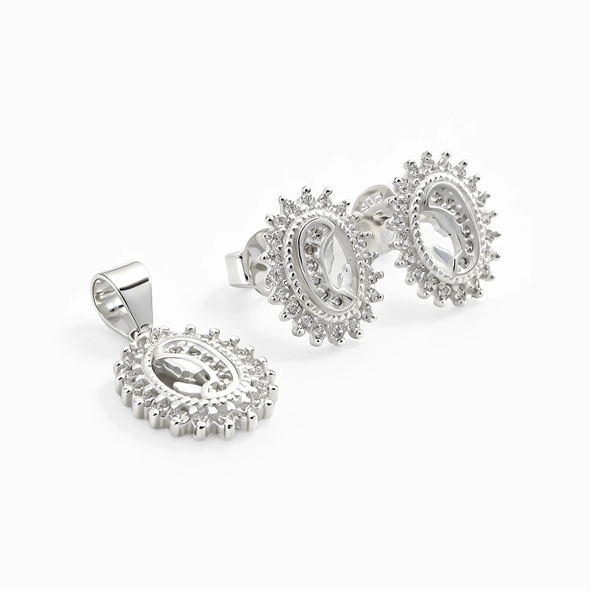 Set de topos y dije de la Virgen María con halo de circones blancos en plata ley 925