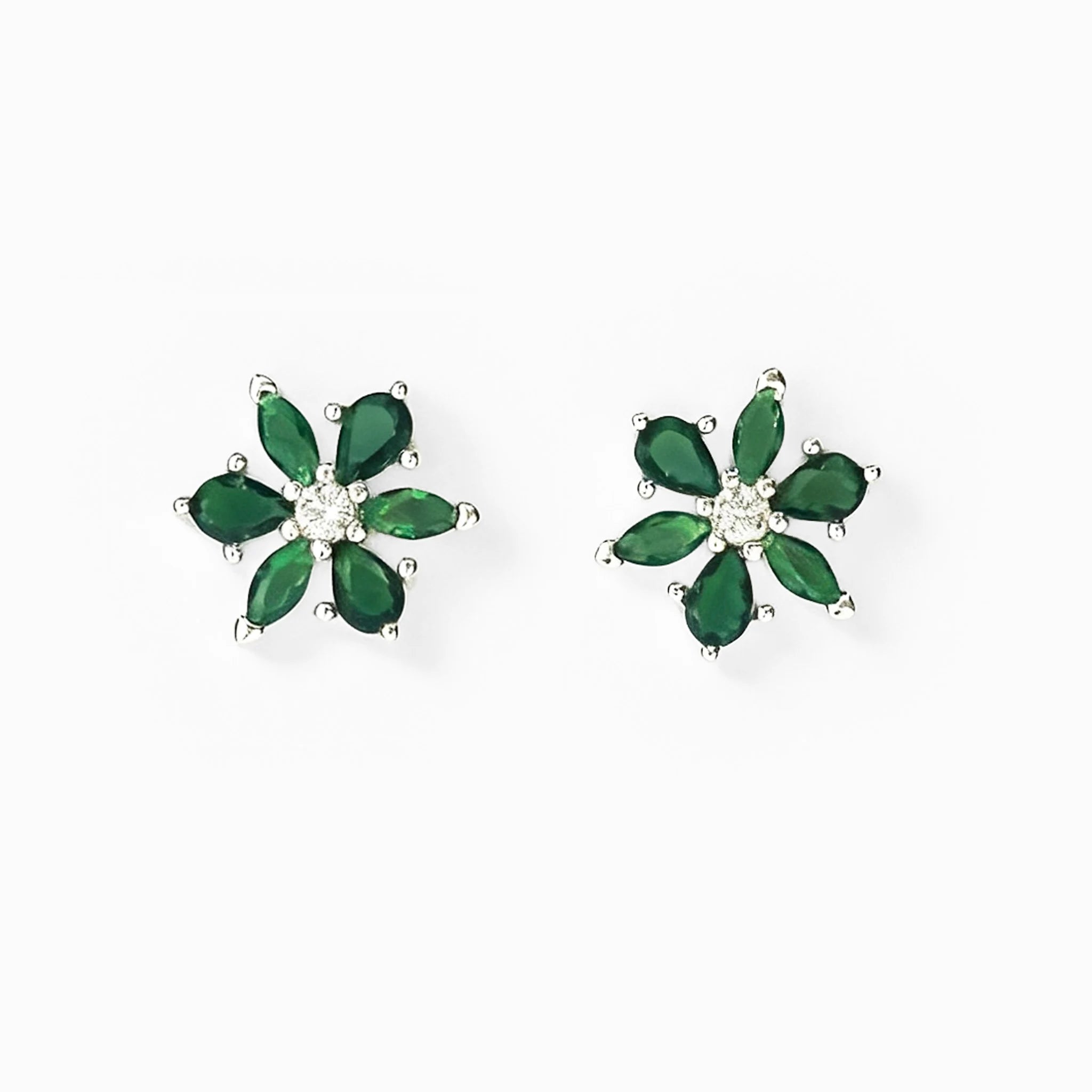Topos florales de 8 mm en plata ley 925 con circones verdes y circon blanco centra