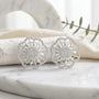 Topos floral texturizado con circones en plata ley 925 para mujer