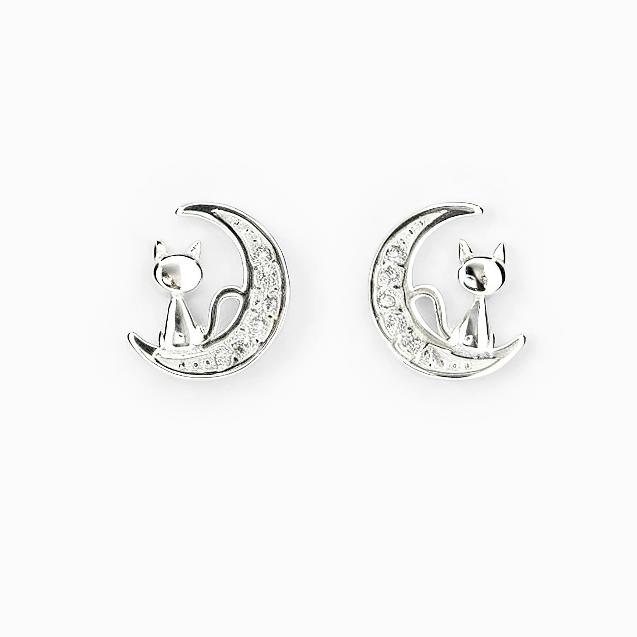 Topos de gato en la media luna de 8.5x7 mm en plata ley 925 con circones