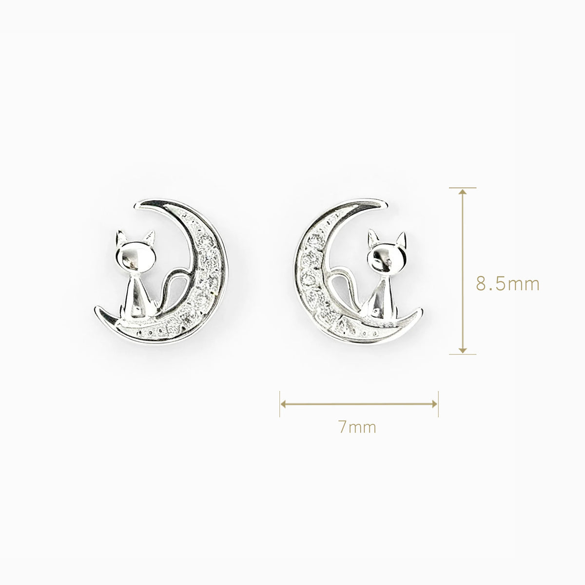 Topos de gato en la media luna de 8.5x7 mm en plata ley 925 con circones