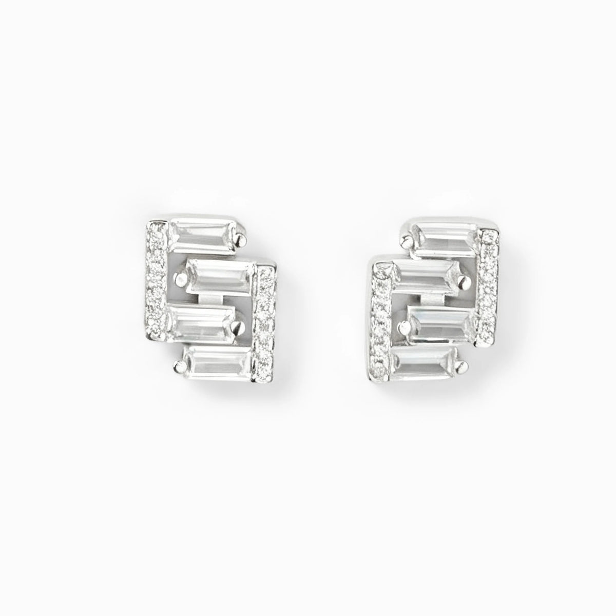 Topos geométricos en plata ley 925 con circones en corte baguette de 9.7x7.7 mm.