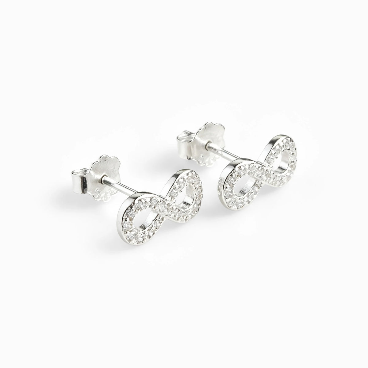 Topos con el símbolo de infinito de 10x5.2 mm en plata ley 925 con circones blancos.