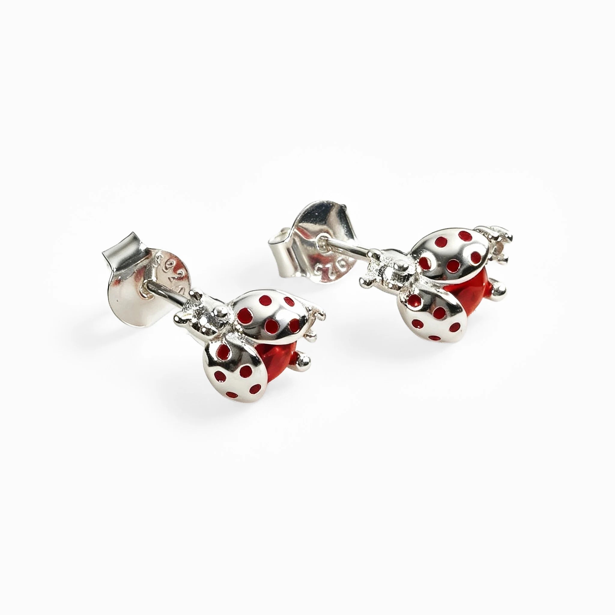 Topos con diseño de mariquita de 9.5x6.5 mm en plata ley 925 con circon en la cola