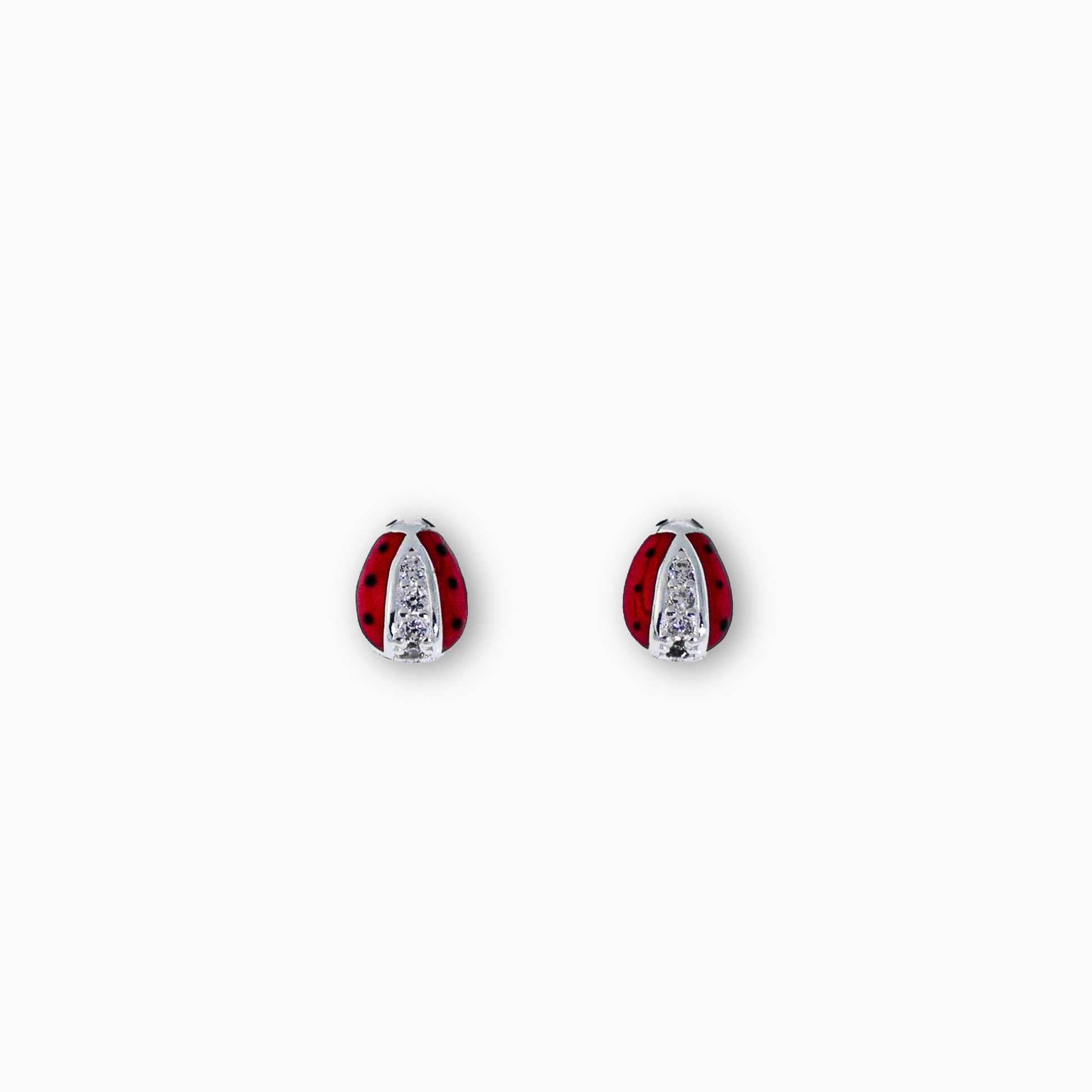  Par de aretes tipo topo con forma de mariquita detallada elaborados en plata ley 925 de 6 mm de largo sobre fondo blanco.
