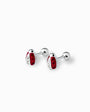  Par de aretes tipo topo con forma de mariquita detallada elaborados en plata ley 925 de 6 mm de largo sobre fondo blanco.
