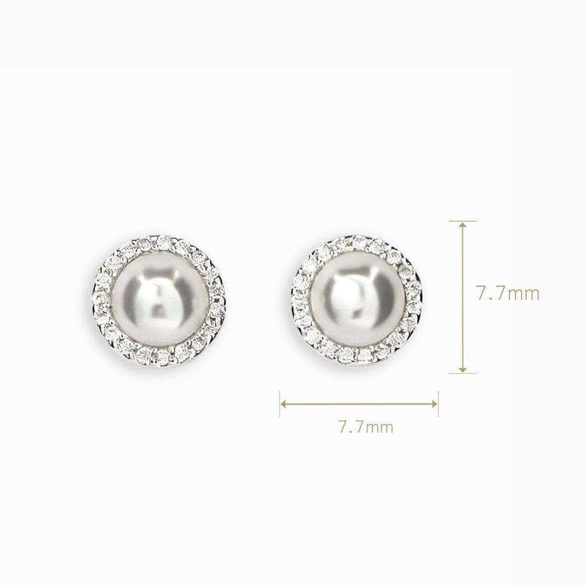 Topos de perla con halo de circones blancos de 7.7 mm en plata ley 925